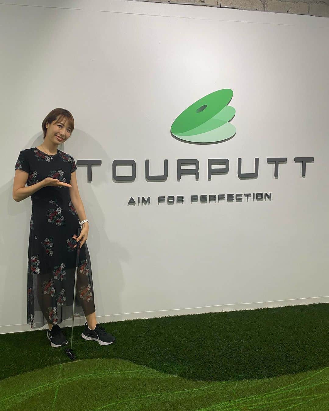 米澤有のインスタグラム：「先日TOUR PUTT @tourputt_japan さんへ、パターの練習に行ってきました⛳️  色んな分析が出来て、自分の苦手なラインや癖がデータで確認出来ます☺️ 数値でみるとはっきりするので、かなりおすすめです✨  #tourputt #tourputtjapan  #golf #golfstagram #putt #golfswing」