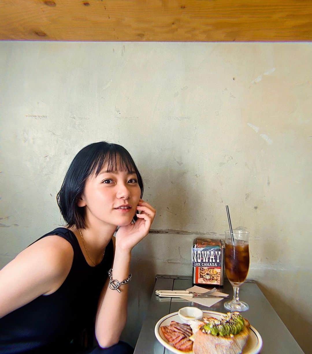 工藤綾乃のインスタグラム：「圧倒的夜型人間が朝活してみました昨日🫡🎉 前髪先生が夏はとってもご機嫌斜めです。 暑い暑いみなさん体調には気をつけて下さい#朝活#夜型人間」
