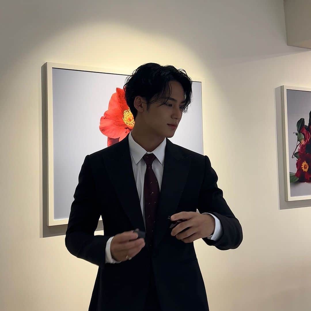ミンギュのインスタグラム：「CHANEL💋」