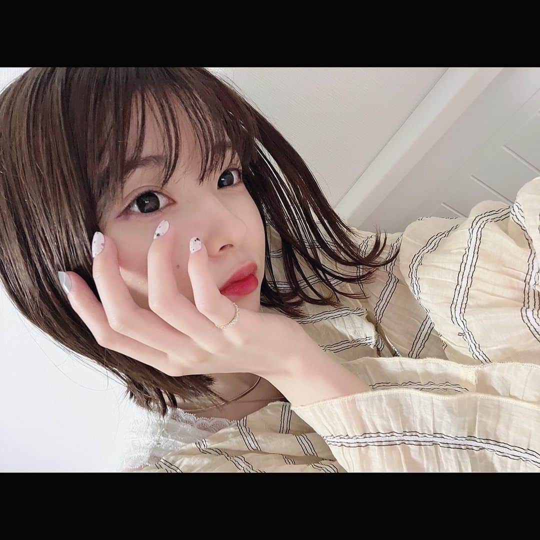 のインスタグラム：「. ネルチップが届いたよ~ ネイルオフしなきゃいけない時でもつけれるから便利なんだ~😌💞 直筆サイン入りチェキとネルチップが貰えるキャンペーンやってるよ~応募してみてね♡  #pr #ネルチップ #neltip #ネイルチップ #ネイルデザイン #ネイル #セルフネイル」