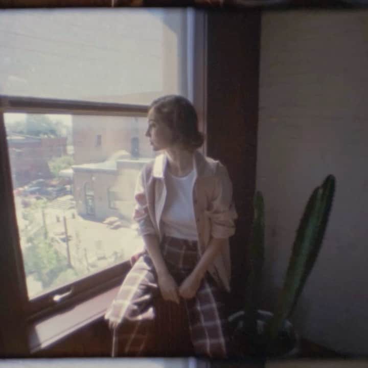 ブリクストンのインスタグラム：「Fall collection drops tomorrow - Stay tuned!」