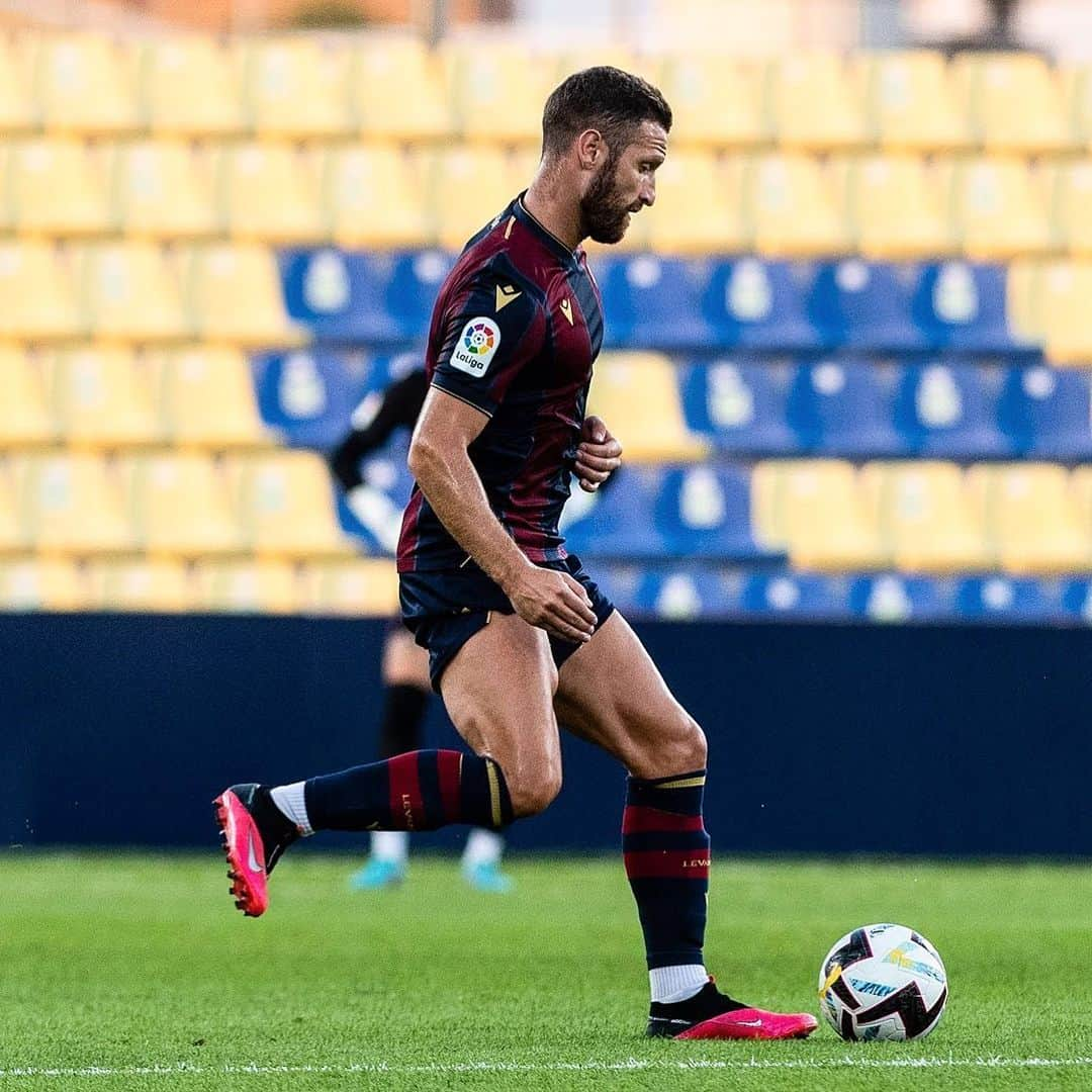 シュコドラン・ムスタフィのインスタグラム：「Finally back on the pitch getting some game time 💪🏼⚽️ #SM #preseason」