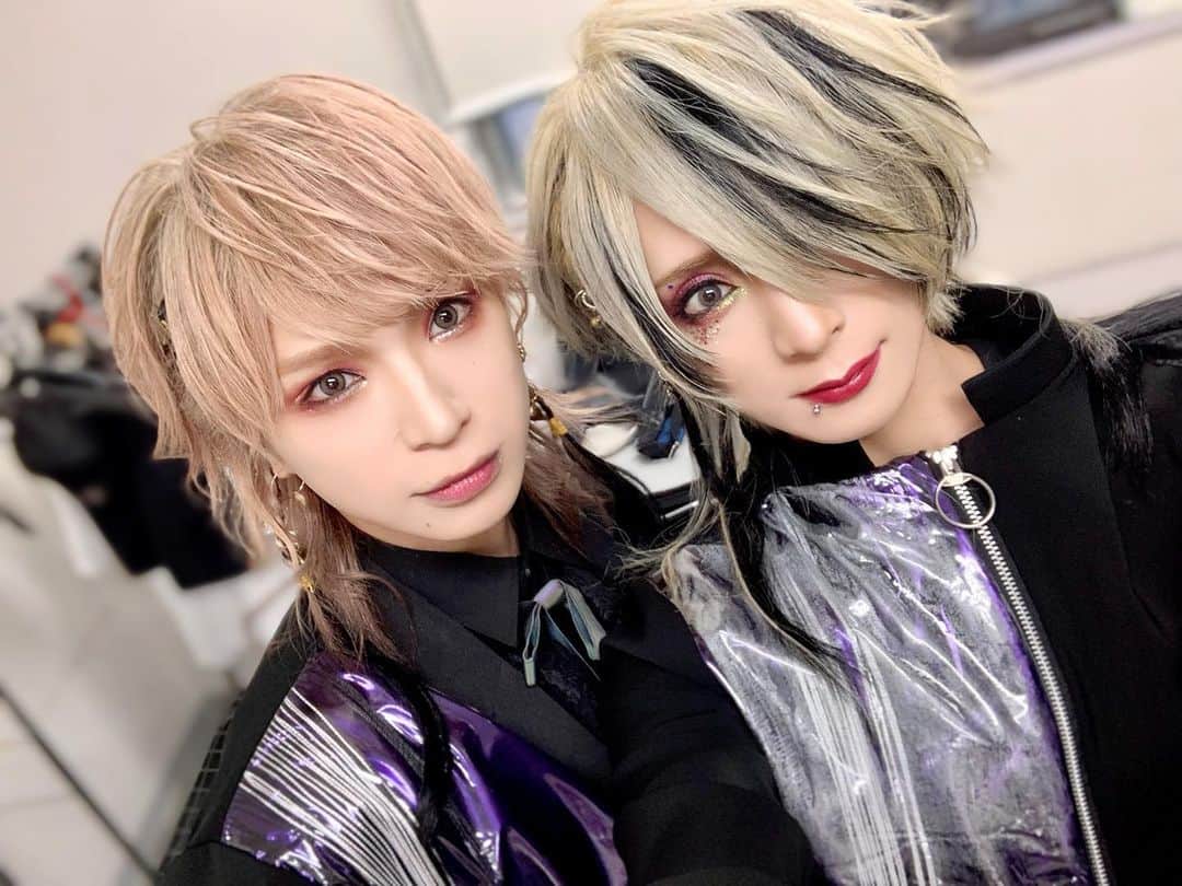 ハク のインスタグラム：「2022.08.03 仙台darwin 「CONTiNUE?」 Guest Vo.mitsu  #mitsu #mitsuthe⭐︎God #おみっちゃん #ユナコン仙台 #FAQTどーなるん」