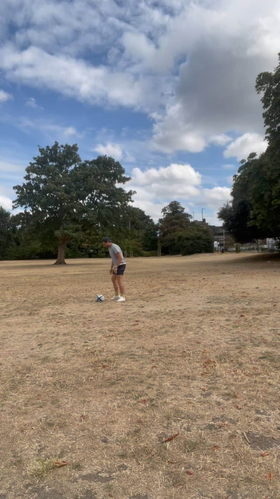 ジェイミー・ドーナンのインスタグラム：「@irishrugby Here if you need.」