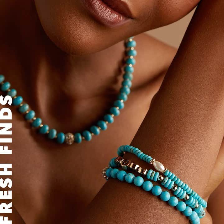 のインスタグラム：「Fresh Finds: Your weekly style drop of NEW looks to build your on-trend everyday style. Shop this week’s ‘tranquil turquoise’ drop at link in bio 💙   #newarrivals #alexandani #turquoisejewelry #nowtrending #freshfinds #braceletsoftheday #necklaceoftheday」