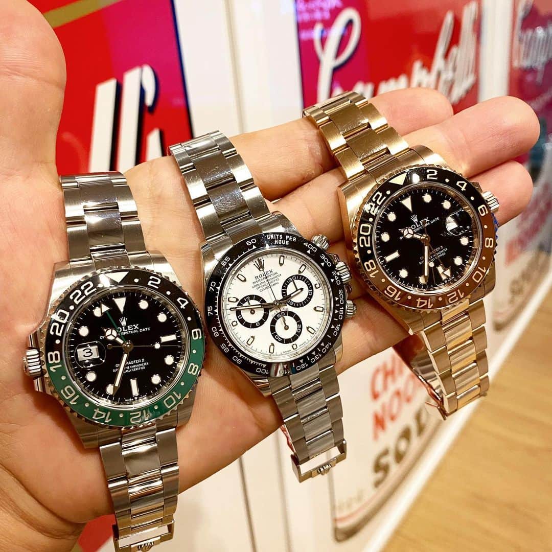 金丸佳右のインスタグラム：「最近のレギュラー陣✨  #rolex #rolexdaytona #gmtmaster2 #andywarhol #workout #nike #jordan #sneakers」