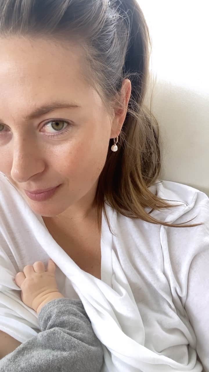 マリア・シャラポワのインスタグラム：「I’m excited to participate in @byheart’s call for to all parents to share their learnings and nuggets of wisdom so that the next generation of parents can know more.  #Dearnewparents, behind the sweet and cozy, the rainbows and butterflies, the early days of feeding are filled with unpredictability. Go easy on yourself and know that everything will be okay. What’s the one thing you wish you knew as a new parent? Share your #dearnewparents so the next generation of parents can know more!」