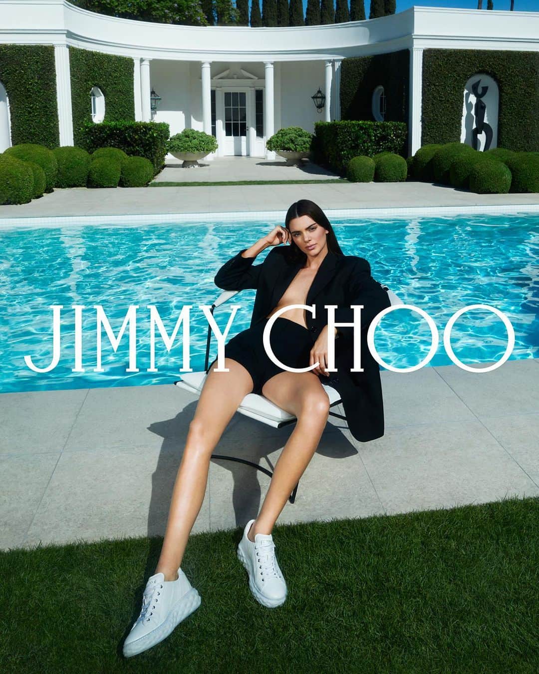 ケンダル・ジェンナーのインスタグラム：「@jimmychoo fall 2022 by @carlijnjacobs」