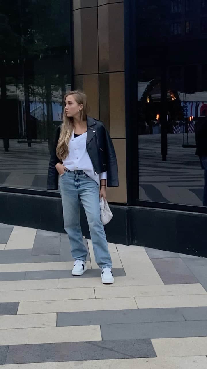 エレーナ・ラジオノワのインスタグラム：「Winter is coming 🥶」