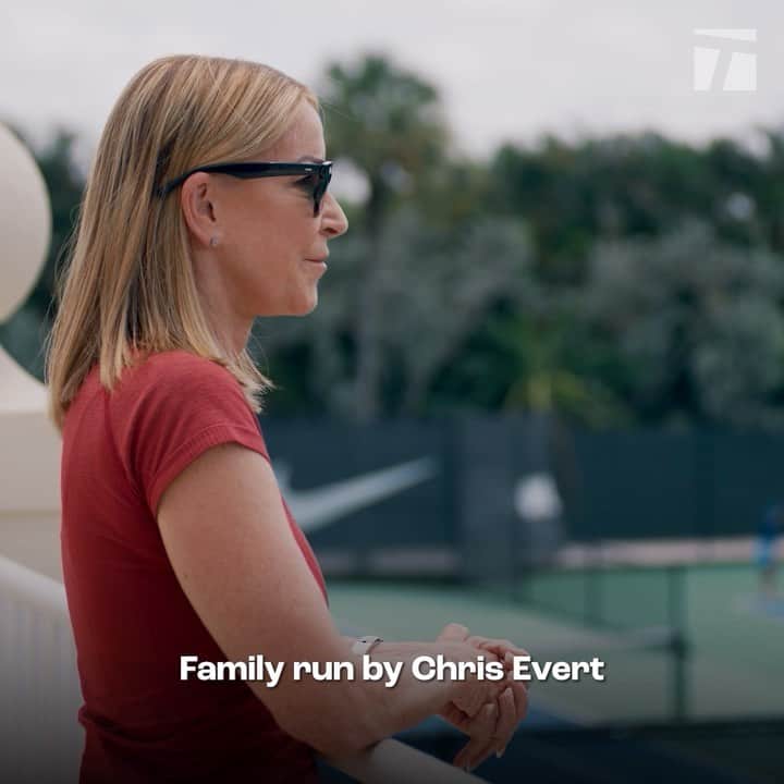 アリゼ・リムのインスタグラム：「Hello @everttennisacademy! 🤩   @alizelim travels to Boca Raton, Florida to experience the acclaimed Academy of tennis legend @chrissieevert.   Stream #AcademyLife 👉TennisChannel.com」