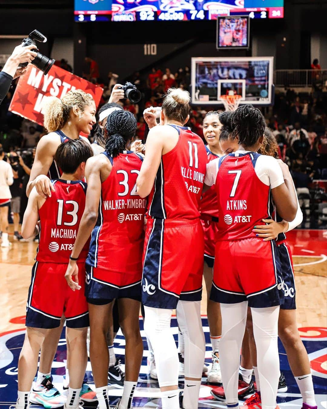 町田瑠唯のインスタグラム：「． My first season in the WNBA has come to an end. First of all, I’d like to thank my teammates, staff, and all those who have supported me throughout the season. And thank you to all the Mystics fans!  So Mystics…you are all so kind and warm like a family. ☺️ Regardless of the language barriers, you always tried to communicate with me and even learned Japanese for me.  That meant a great deal to me! Because of you, I was able to enjoy everyday with a smile. I appreciate it!   I’ve learned a lot and I’ve gained a lot. I’ve got inspired by so many different things.  This whole journey has made me realize that I have more room to grow.   I’m really competitive. Yes it was quite an experience but I hate to lose!  Now I’m so determined to work harder and get better!  And hopefully I can come back and play for the  again.  Looking forward to seeing you all again!   Thank you.☺️」