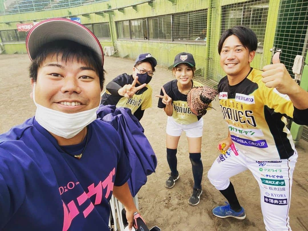 高野圭佑さんのインスタグラム写真 - (高野圭佑Instagram)「「向さんのサウナ部入った"ついでに"ムコウズにも入団したった」  今度助っ人で投げに行こかな♫笑  ーーーーーーーーーーーーーーーーー 最近思うのが、　  こうしてタレントさんやYouTuberさんが応援に来て頂いて  独立リーグを盛り上げて下さってるのはすごく有難いな事だなと思います。  そして改めて、いつも応援下さる栃木ゴールデンブレーブスファン、BCリーグのファン皆様ありがとうございます  選手たちはみんなNPBを目指して真剣に頑張ってます。  そこを目指して野球にしっかり取り組めるこの環境はとても素晴らしい！  高野もとても勉強になってます♫  次戦は9/1(木) 栃木ゴールデンブレーブスvs埼玉武蔵ヒートベアーズ 上尾球場で13時と17時のダブルヘッダーです！  ーーーーーーーーーーーーーーーーー #感謝　 #野球YouTuber向 さん　 #めいちゅん さん #栃木ゴールデンブレーブス #高野圭佑 #叺田本気 捕手　キャッチングえぐい #サウナ大好き高野圭佑」8月29日 10時42分 - keisuke_takano58