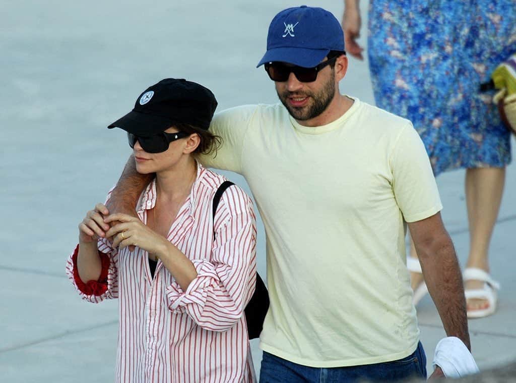 オルセン姉妹（ファンアカウント）のインスタグラム：「Ashley and her beau in Italy #mkastyle」