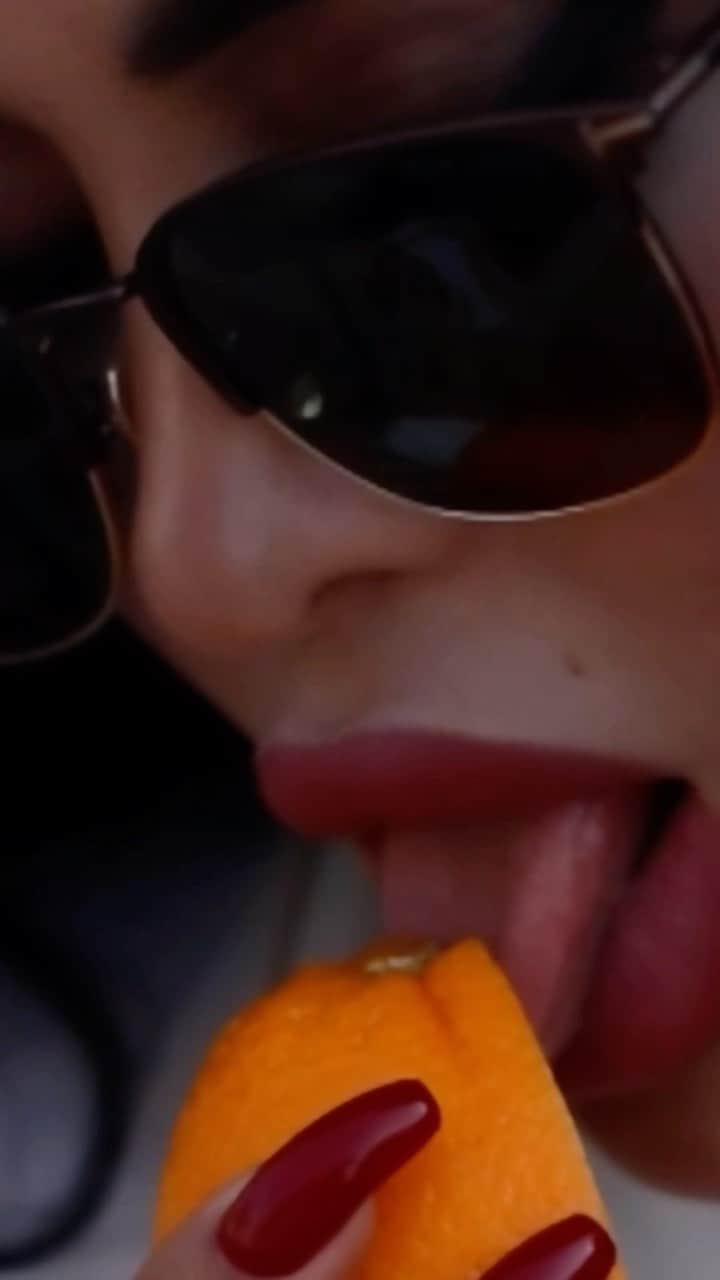 のインスタグラム：「Love is a bitch 🫦 _ Video @photo_poga」