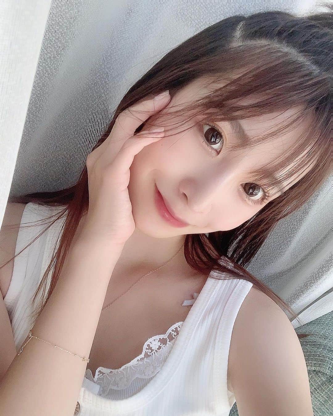 のインスタグラム：「季節の変わり目を感じる🥲 暑いのも寒いのもヤダ！！！」