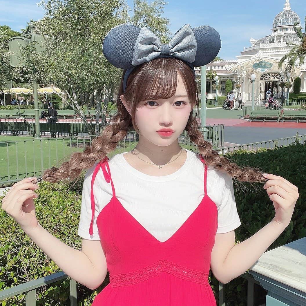 りんぴぴのインスタグラム：「❤︎ Disney land 🏰💞  美味しいものいっぱい食べれて 幸せだった〜〜〜🍕♡  . .  先日 @thesame_shibuya さんで 全身脱毛していただきました🌷 通うたびお肌すべすべになってる🤍」