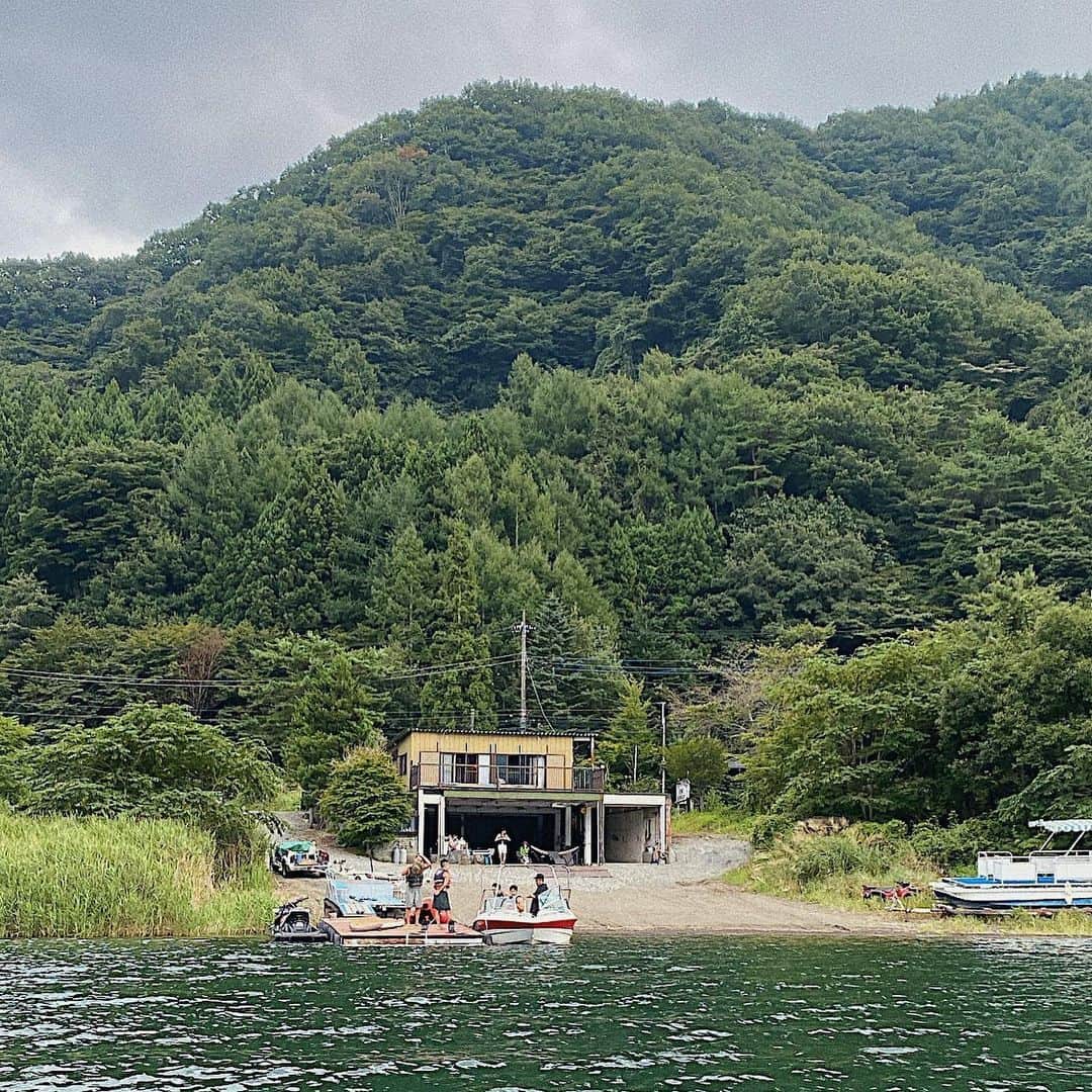 kaisakamotさんのインスタグラム写真 - (kaisakamotInstagram)「今年もあっきキャプあざした〜！ずっと水の上にいた週末 #河口湖 #山梨 #kawaguchilake #yamanashi #sup #」8月29日 21時01分 - kaisakamot