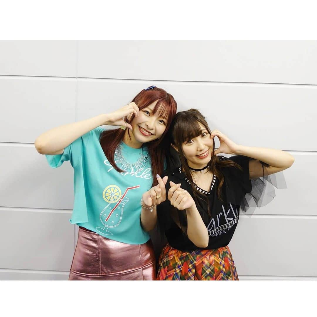 鈴木愛奈さんのインスタグラム写真 - (鈴木愛奈Instagram)「【Animelo Summer Live 2022 -Sparkle-】DAY3に鈴木愛奈が出演しました🎉皆様ありがとうございました！  オープニングコラボでi☆RisさんとNyai☆Risとして「太陽曰く燃えよカオス」  ソロで「Reverse-Rebirth」、「Endless Pain」の2曲  halcaさんと「あれこれドラスティック」  i☆Risさんとのオープニングコラボのみならず昨年に引き続きhalcaさんとコラボさせていただきました🥰  そして衣装も2パターンでした👏  Nyai☆Ris：白い衣装 halcaさんコラボ&ソロ：黒い衣装  次は9月開催のANISAMA SYMPHONIC NIGHT 2022です！  日程：9月17日（土）18日（日） 会場：ロームシアター京都メインホール ※鈴木愛奈は18日（日）出演です。  ✅詳細はこちら https://anisama-symphonic.com　  #anisama #アニサマ2022 #i_Ris #halca #鈴木愛奈」8月29日 12時23分 - ainasuzuki_info