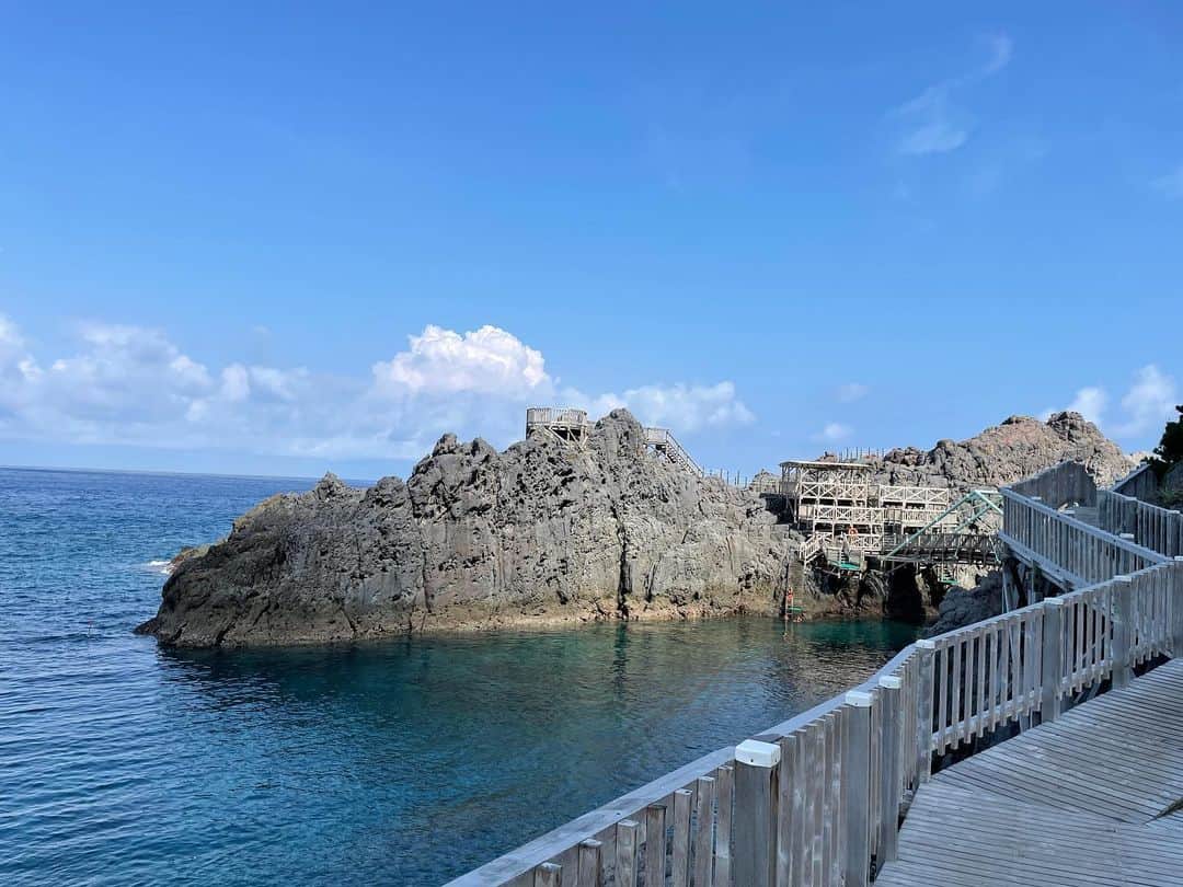 熊澤枝里子のインスタグラム：「海最高だったなぁ。 もう海が恋しい🥺🤿  #旅クマコ  #ダイブトリップ  #神津島」