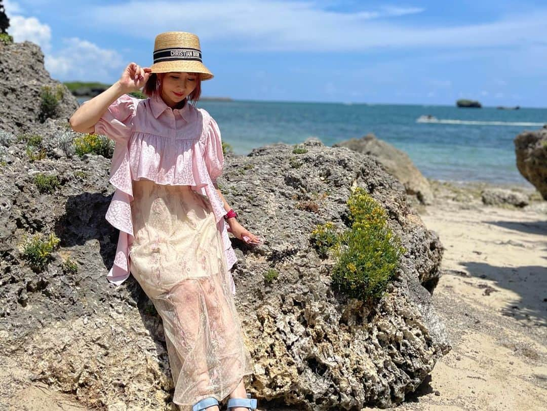 温泉はずきさんのインスタグラム写真 - (温泉はずきInstagram)「沖縄に来てます🏝 4日間ほど滞在予定✨ 海で癒されるぞー！！！  #沖縄 #ミッションビーチ　#水着　#水着女子　#アメリカンビレッジ #沖縄好きな人と繋がりたい #沖縄旅行 #沖縄観光 #沖縄ビーチ #沖縄ホテル」8月29日 17時07分 - yumegurionsen