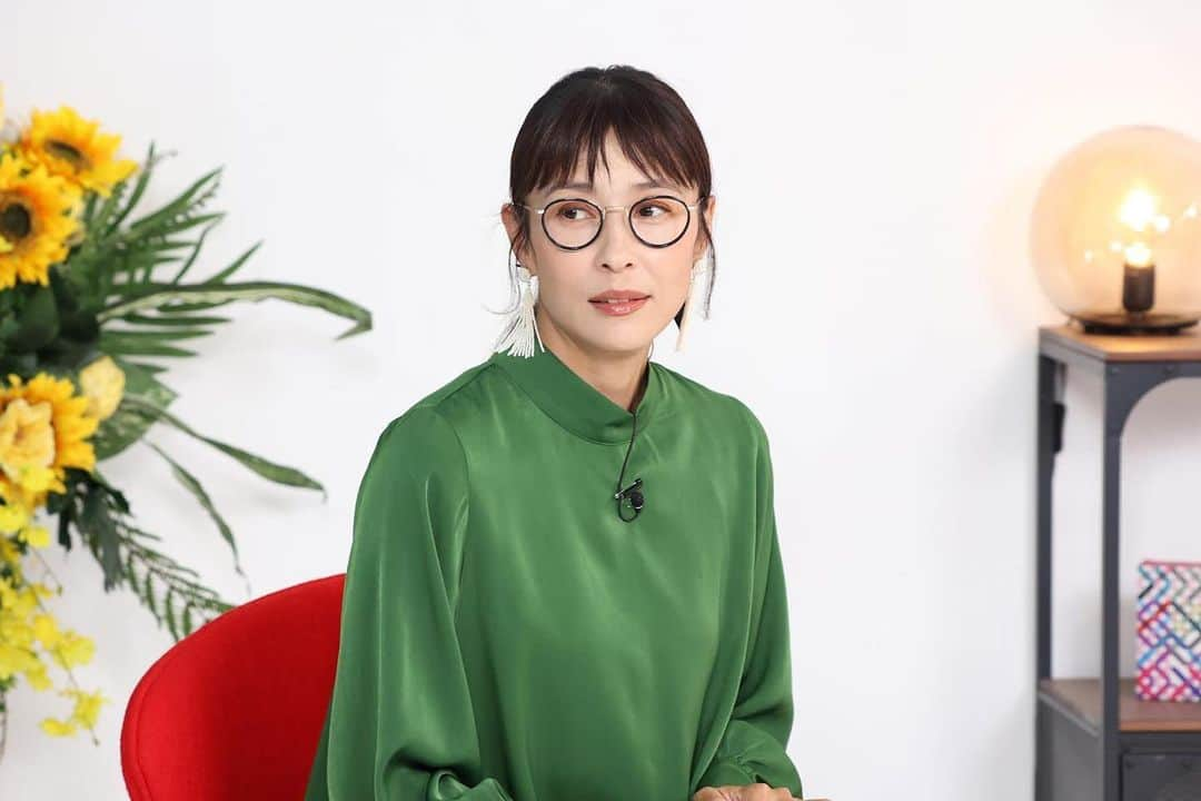 水野美紀のインスタグラム：「⠀ 今日23時〜 「突然ですが占ってもいいですか？」の放送です！ ⠀ ゲストは、マヂカルラブリーのお二人、 Popteen専属モデル 長谷川美月さん＆川端結愛さん＆福山絢水さん＆さくらさん＆小泉のんさん です！ お楽しみに！☺️ ⠀ #突然ですが占ってもいいですか ？ #突占  #フジテレビ  #水野美紀  ⠀ 【by staff】」