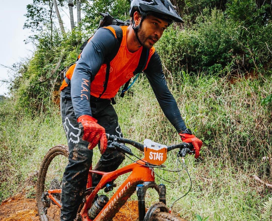 フランシスコ･ラチョースキーのインスタグラム：「Feeling like a proud dad!!! @mataatlanticacycling went from a dream of four guys that love mountain bike to a reality. The trails never looked better and the Brazilian Atlantic Forest never been so beautiful and well preserved. Last week was a special moment! We held our first event with 80 riders from all over Brazil coming to enjoy our amazing nature!! There's much more to come very soon! We'll keep working to become the biggest MTB destination in Brazil and in the world! Cheers! 🍻🙌🏼💪🏼. 🇧🇷 Me sentindo como um pai orgulhoso!! @mataatlanticacycling foi de um sonho de quatro brother com a mesma paixão pelo mountain bike e se tornou realidade. As trilhas nunca estiveram tão perfeitas e a mata Atlântica nunca esteve tão linda e preservada. Semana passada teve no nosso primeiro evento com mais de 80 riders de todo o Brasil se divertindo e aproveitando a nossa linda natureza!! Tem muito mais vindo por ai logo logo! Vamos continuar trabalhando para que a nossa região se torne um dos maiores destinos do MTB no Brasil e no mundo!! Saúde 🍻」
