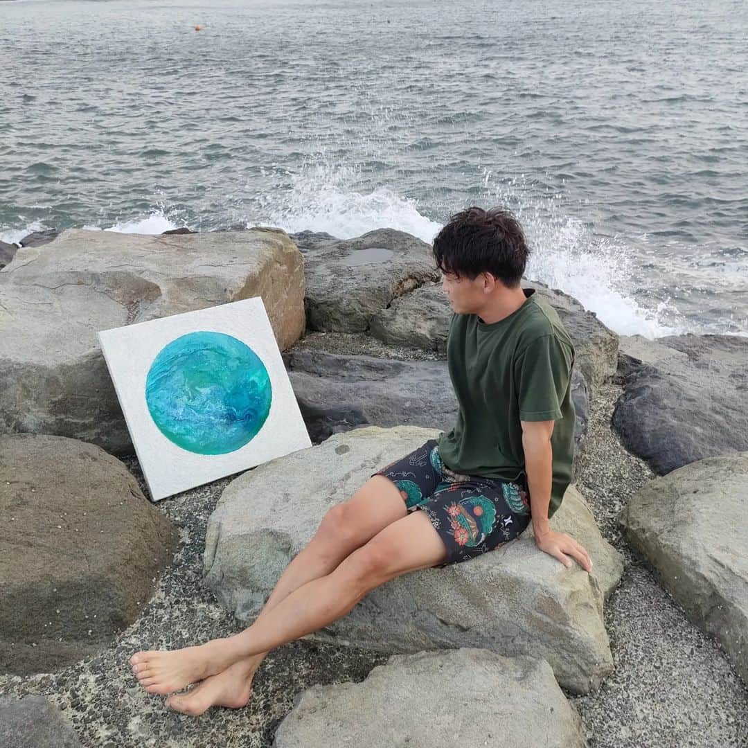 能登正人のインスタグラム：「山も好きだけど海も好き。 描き続けよ。」