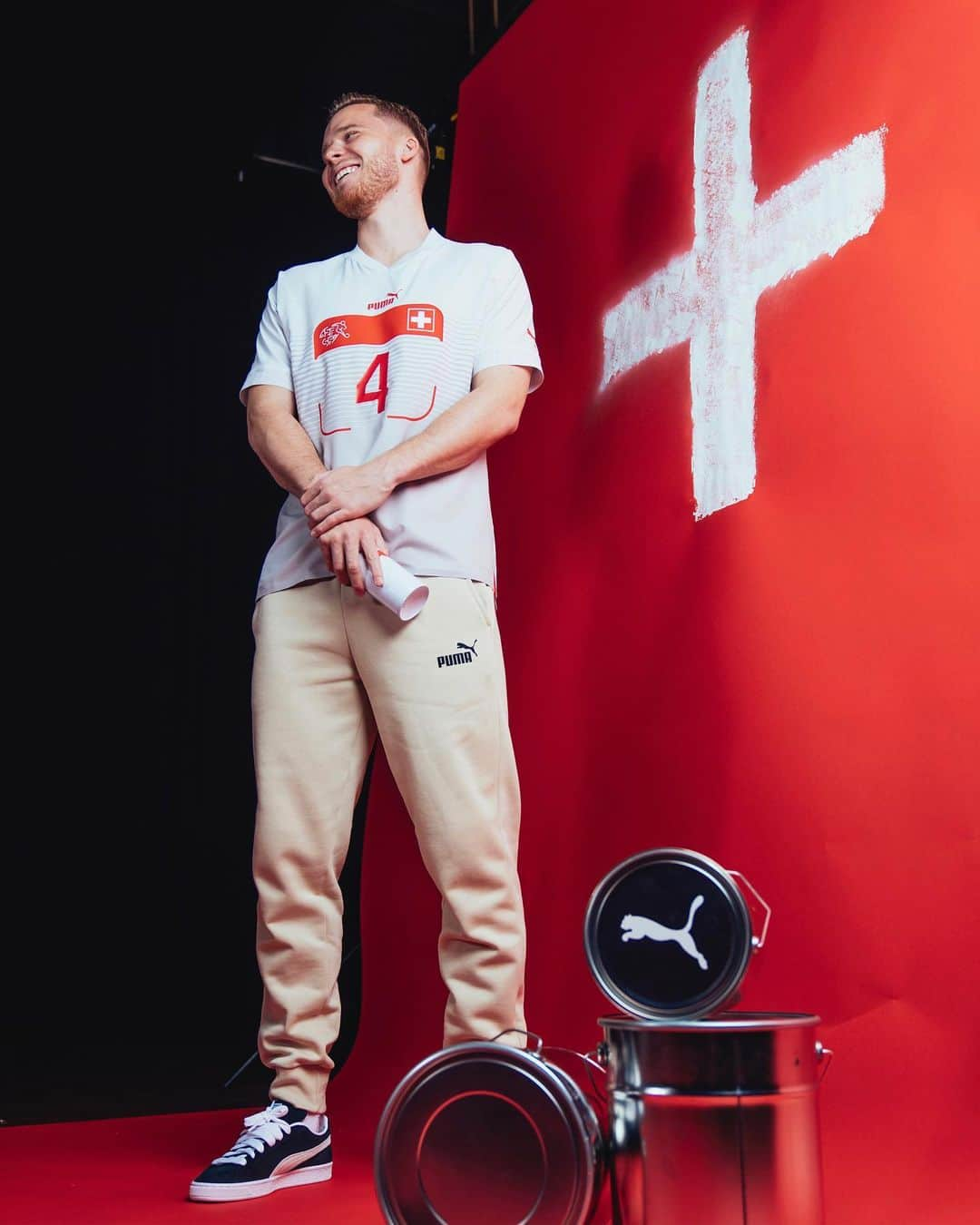 ニコ・エルヴェディさんのインスタグラム写真 - (ニコ・エルヴェディInstagram)「All about the details 🔴⚪️ the new SFV x @puma.de Away Jersey! #pilz#nati#NE4」8月30日 1時11分 - nicoelvedi30