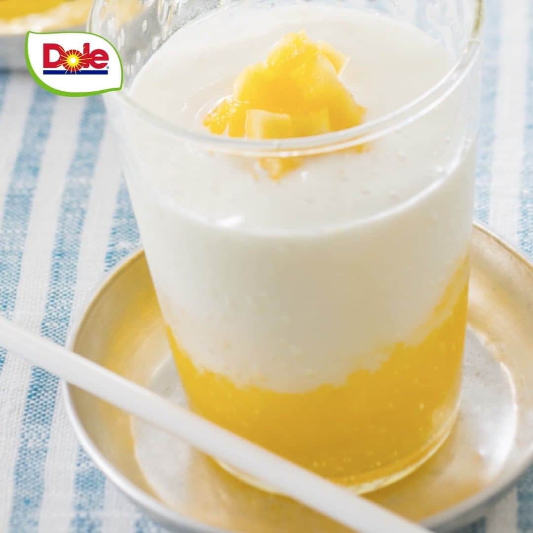 Dole_jp ドール ジャパンのインスタグラム：「本日ご紹介するレシピはこちら！  ▼▼▼  【つぶつぶパイナップルラッシー】 ． ．  夏の終わりにもピッタリな、ヨーグルトを使ったドリンクです🍹 パイナップルとヨーグルトは相性抜群🍍💕 . さわやかなドリンクで残暑も乗り切ろう🌞 . . #ドール #Dole #フルーツ #パイナップル #ヨーグルト #レシピ #クッキングラム #デリスタグラマー #デリスタグラム #レシピ #カフェ好きな人と繋がりたい #簡単おやつ #おうちcafé #カフェタイム」