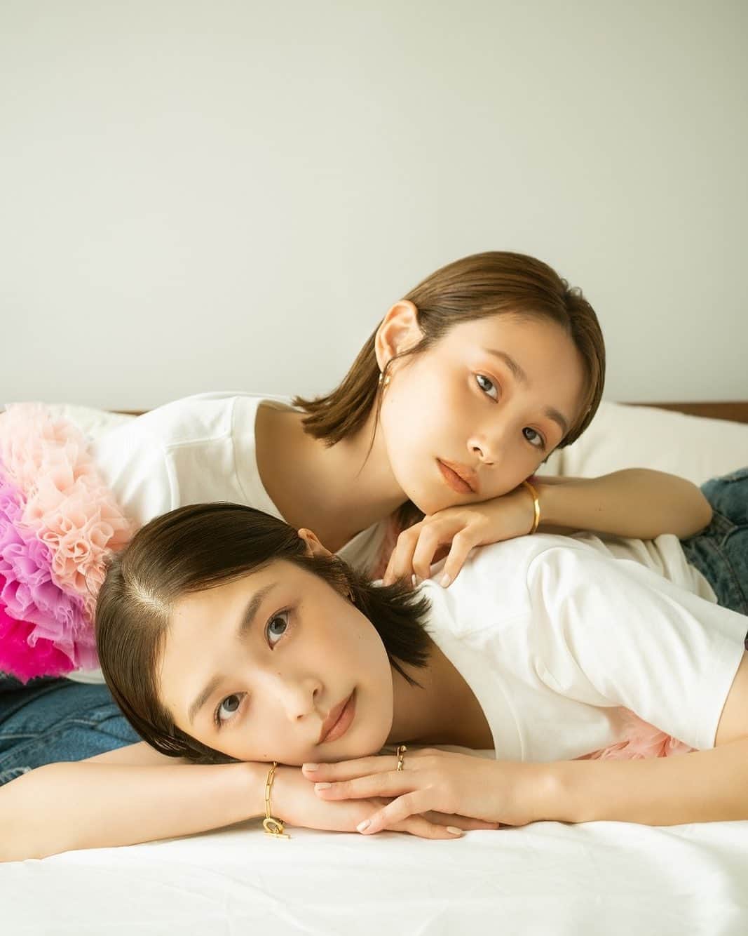 石川梨華のインスタグラム：「やっと言える😆  愛ちゃんがオファーしてくれて、大好きなAimmxの新作のアイブロウマスカラの撮影に参加させてもらいました💓  夢みたい、、、  いや  夢じゃないよ！  はっぴぃ〜✨  愛ちゃんありがとう❤️  #石川梨華 #高橋愛プロデュース #Aimmx」