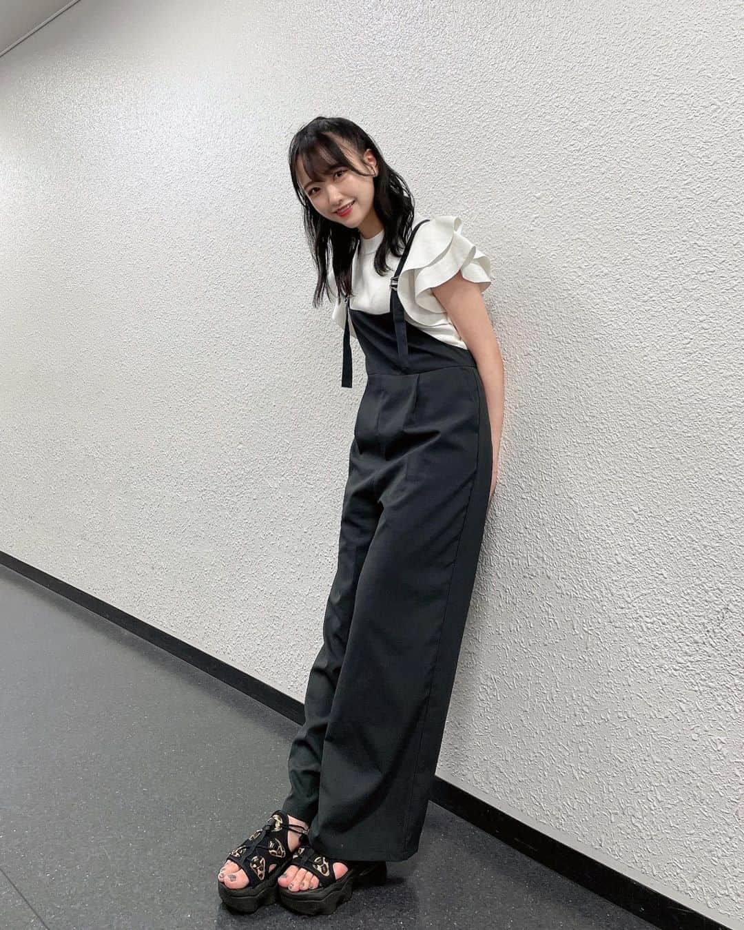 のインスタグラム：「長時間の移動も楽ちんコーデ🙃 #STU48 #石田千穂」