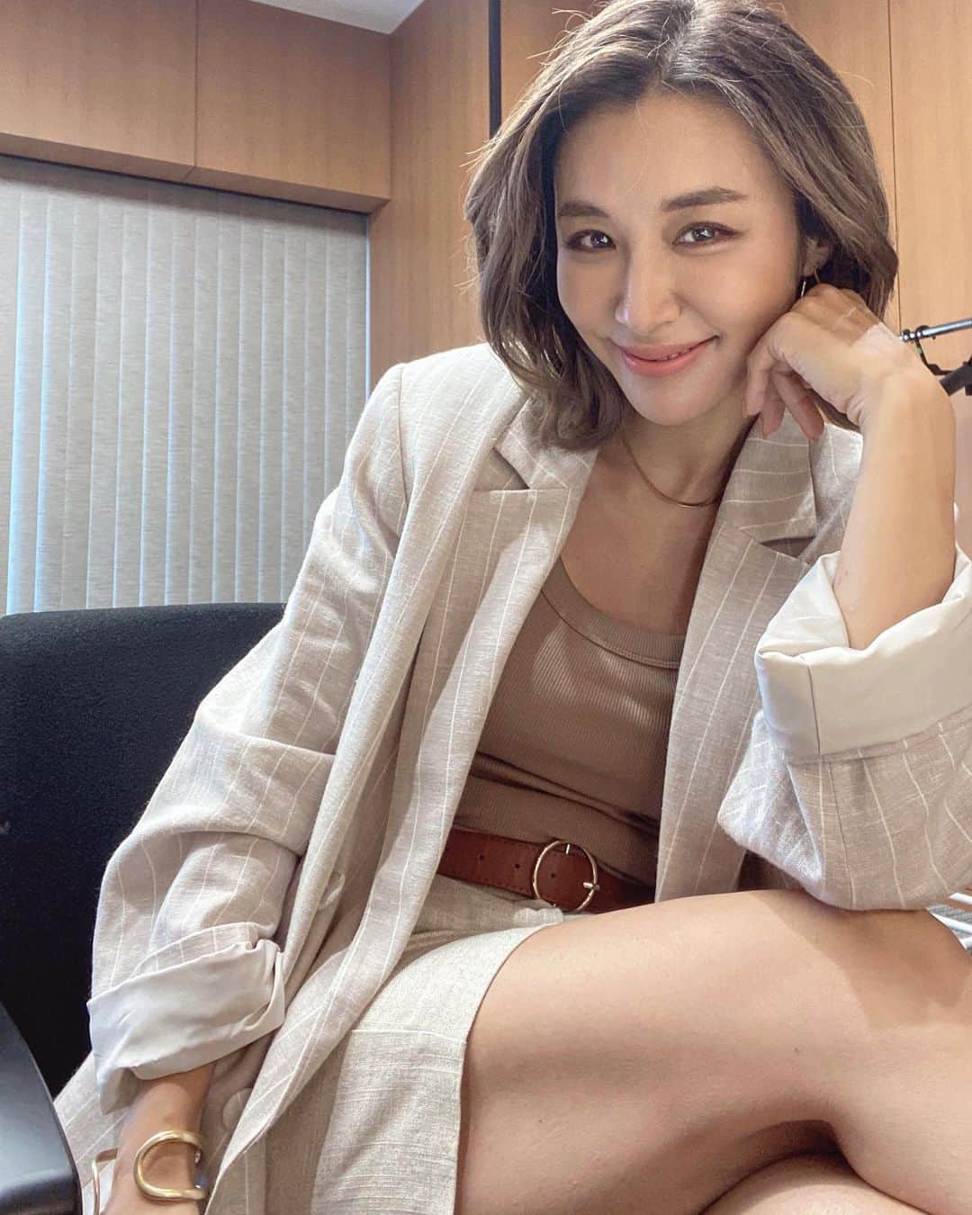 鈴木紗理奈のインスタグラム：「しゃべらなければねー と言われるけど、  黙ってたらおもろないやろ‼︎😝  #紗理奈流styling」