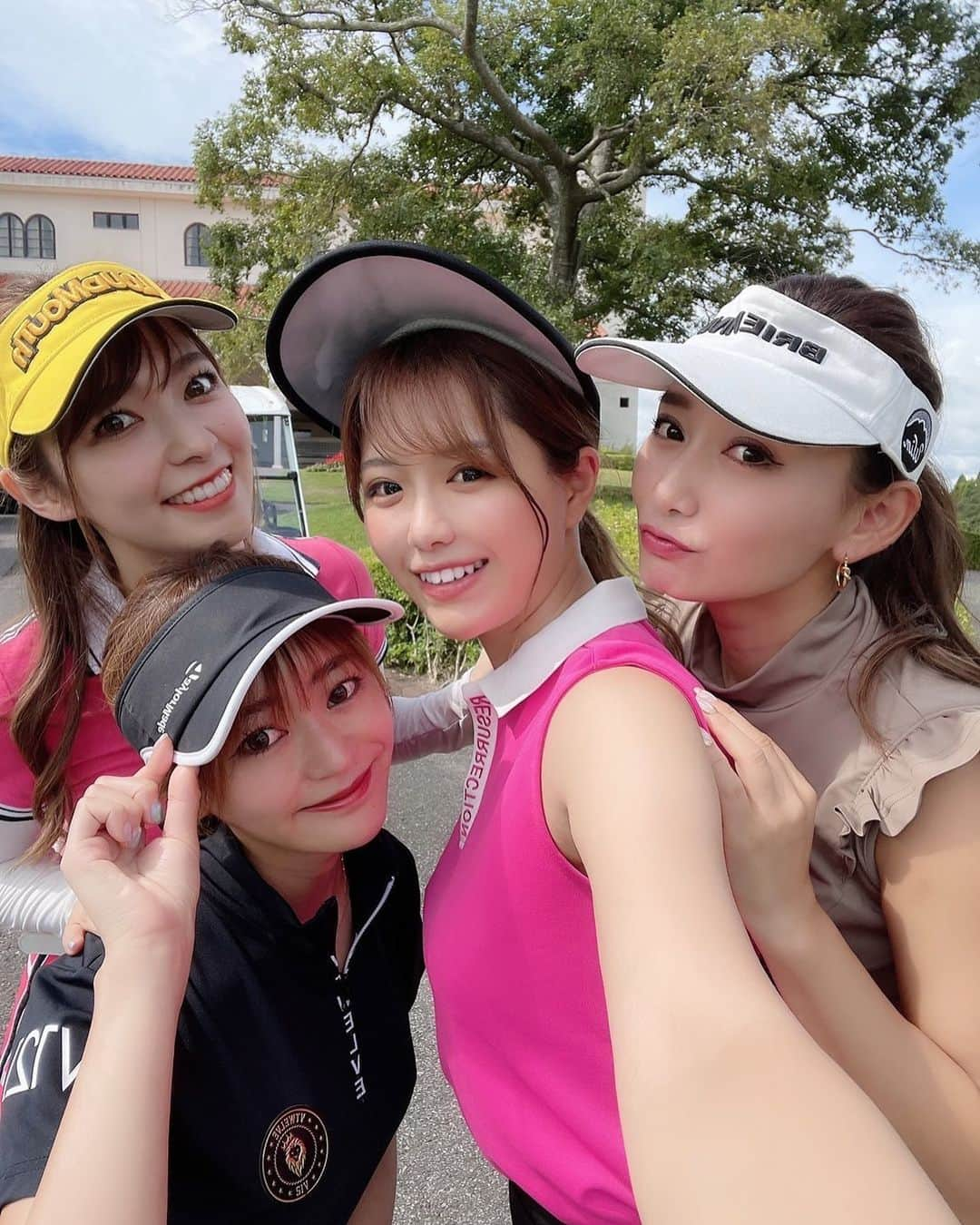 梶本成美のインスタグラム：「先日のゴルフ⛳️⛳️⛳️ 初メンバーでゴルフでした😽❤️ 可愛い女子に囲まれて目の保養になりました🥺❤️  . . #ゴルフ　#ゴルフ女子　#ゴルフコーデ」