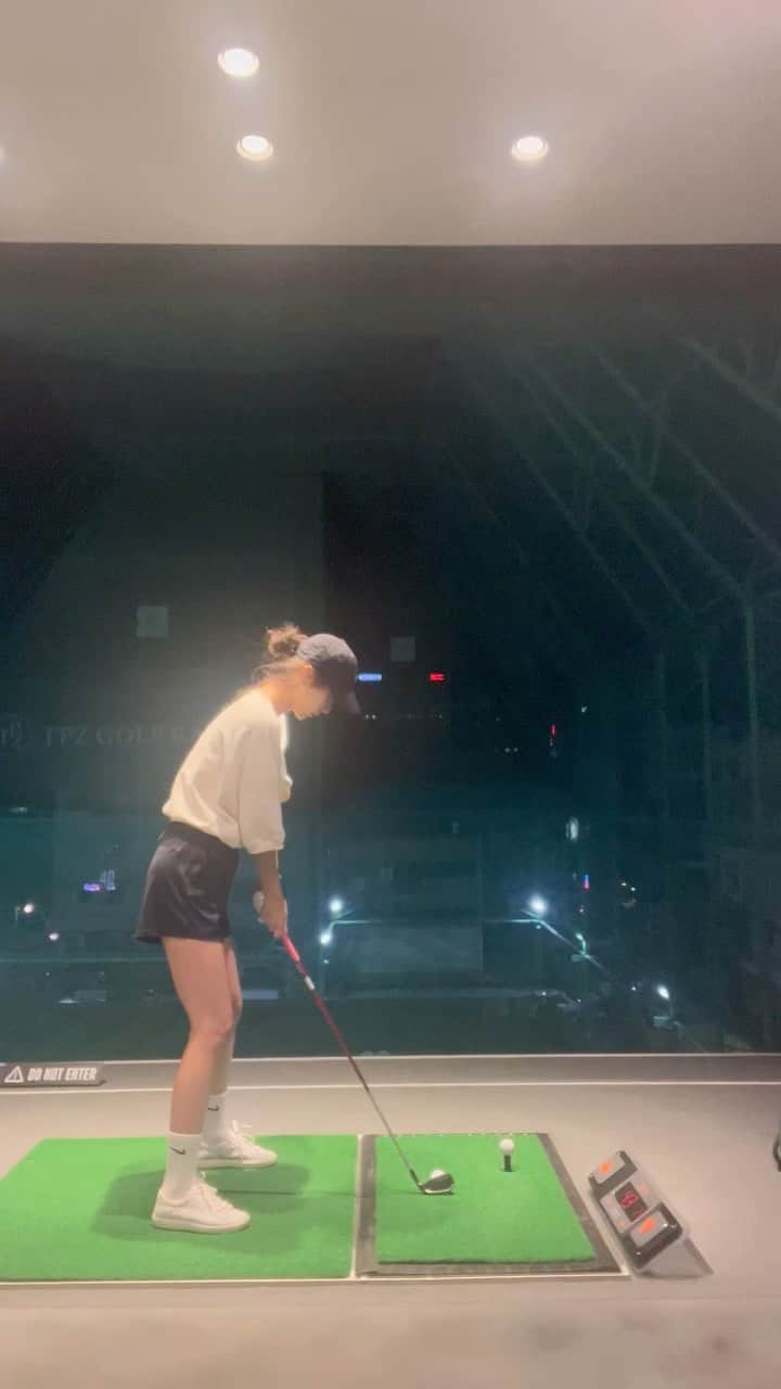 のインスタグラム：「7iron 가족 라운딩을 위해 입문했다가 어느순간 진심이 되어버린😅 우리프로님 최고 ⚡️ @jihee_24」