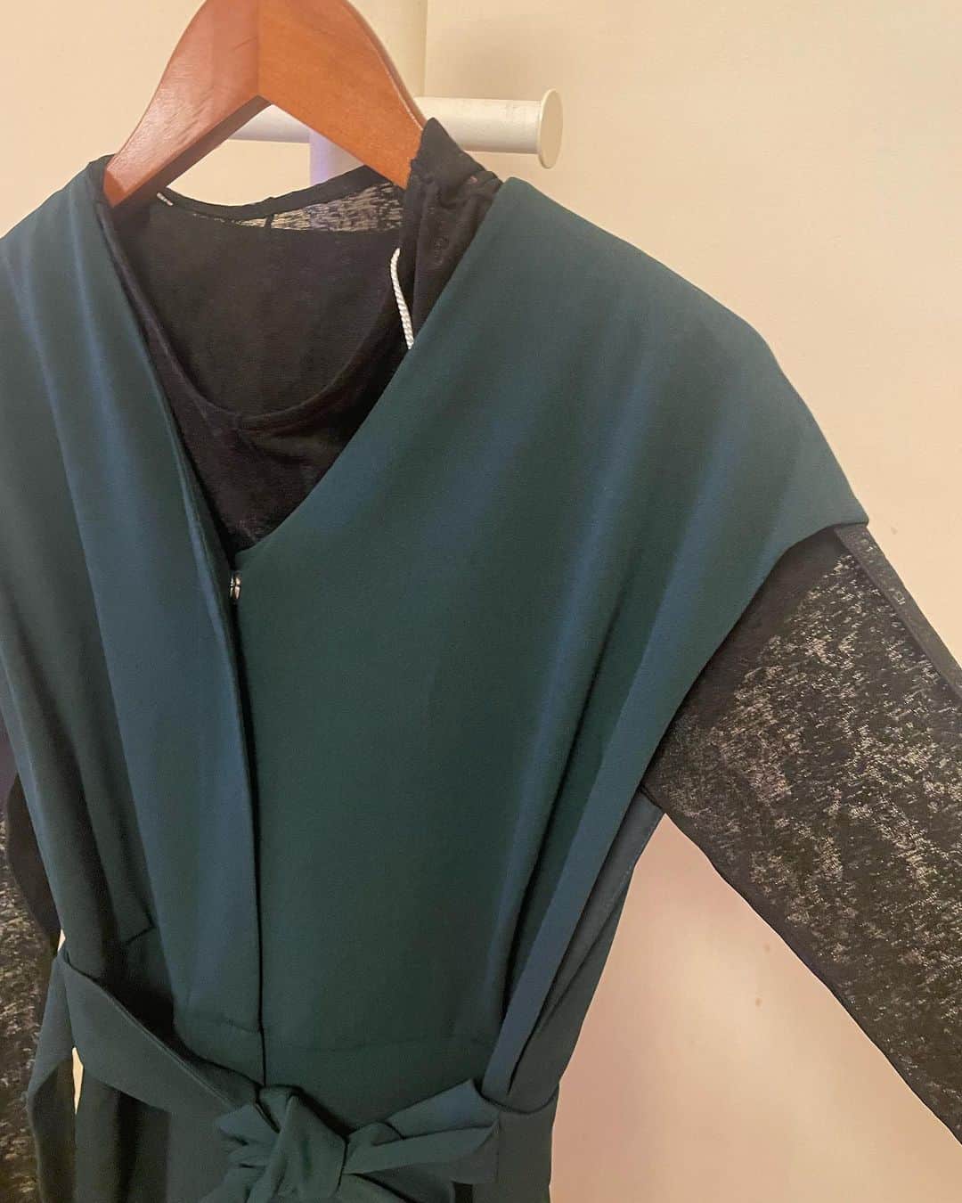 joujouのインスタグラム：「あっという間に秋ですね！ 秋の始まりはSOLVEでお買い物しました！  着るのが楽しみ🫶🏻  どれも活躍してくれると 思います！！  #秋だね #断捨離しなきゃ」