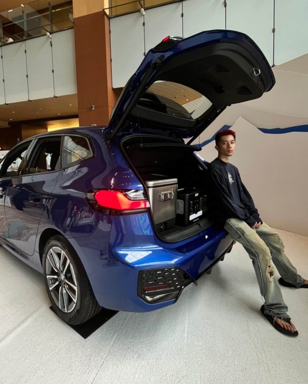 田中理来さんのインスタグラム写真 - (田中理来Instagram)「ミッドタウンで行われている新型BMW 2シリーズ・アクティブツアラーのイベント「BMW NEW WEEKEND PARK」に行ってきました🔥 キャンプ好きには持ってこいの収納の広さ。最高でした！ ディーラーさんの店舗にて試乗もできるので皆様ぜひ🤝  #JOYMOVESFAMILY #bmwjapan #駆けぬける歓び #BMW2seriesactivetourer #pr　@bmwjapan」8月30日 19時48分 - tanaka__riku
