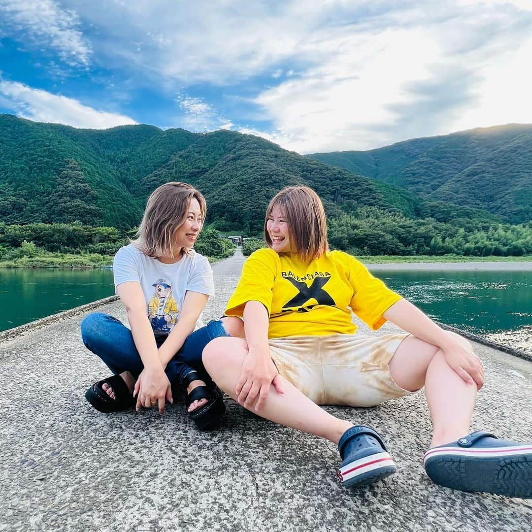 中村蘭香のインスタグラム：「#無計画旅行 #1 高知県お邪魔しました🫰🏻  自然があって気持ちよかった！ カツオのたたき🐟また食べたい🤤  #staRYs #スターリーズ #スターリーズらん  #高知県 #宿毛市」