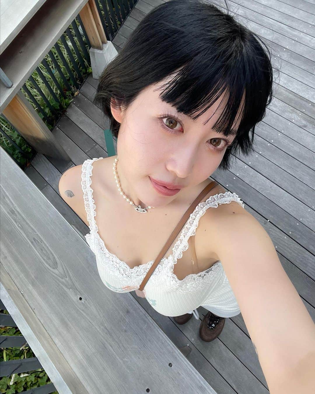 柚月瀬那のインスタグラム：「hair by @whyte.hair 🌿🌱 カラコンは　@candymagic_official グレージュ🐈 安定のマツパ　@mai__sugimoto 💓 リップ　@hermes 11番💄 最近またリップペンシルでオーバーリップするのが気分」