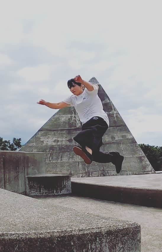 泉ひかり（パルクール）のインスタグラム：「Sapporo parkour trip✈  📷 @hanaho_yamamoto  👕  @kait_sith_ @etrefort_parkourclothing   #北海道旅行 ⁡#parkour #parkourgirl #girlspower #girlparkour #freerunning #parkourgirls #seeanddo #traceuse #traceur #running #training #jump  #activity #movemet #traceuselife #lache #パルクール #パルクール系女子 #女子トレーサー #フリーランニング #トレーニング #趣味  #フィットネス #跑酷」