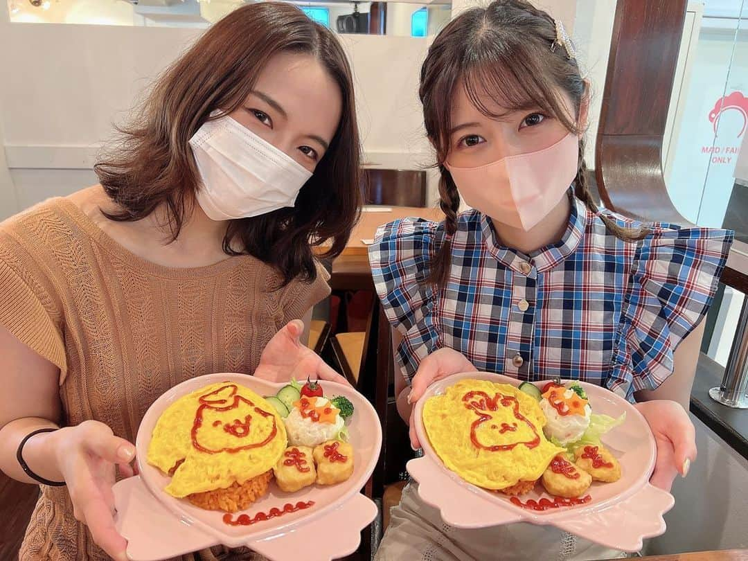 あおいれなのインスタグラム：「初めてのメイド喫茶にご帰宅してきたぞ🥹💯 可愛いメイドさんばかりで癒されたよう〜〜〜⸝⸝ᐡ. ̫ .ᐡ⸝⸝ #あっとほーむかふぇ #メイド喫茶 #初体験 #可愛かった  #楽しかった #癒された #オムライス #普通に美味しかった」