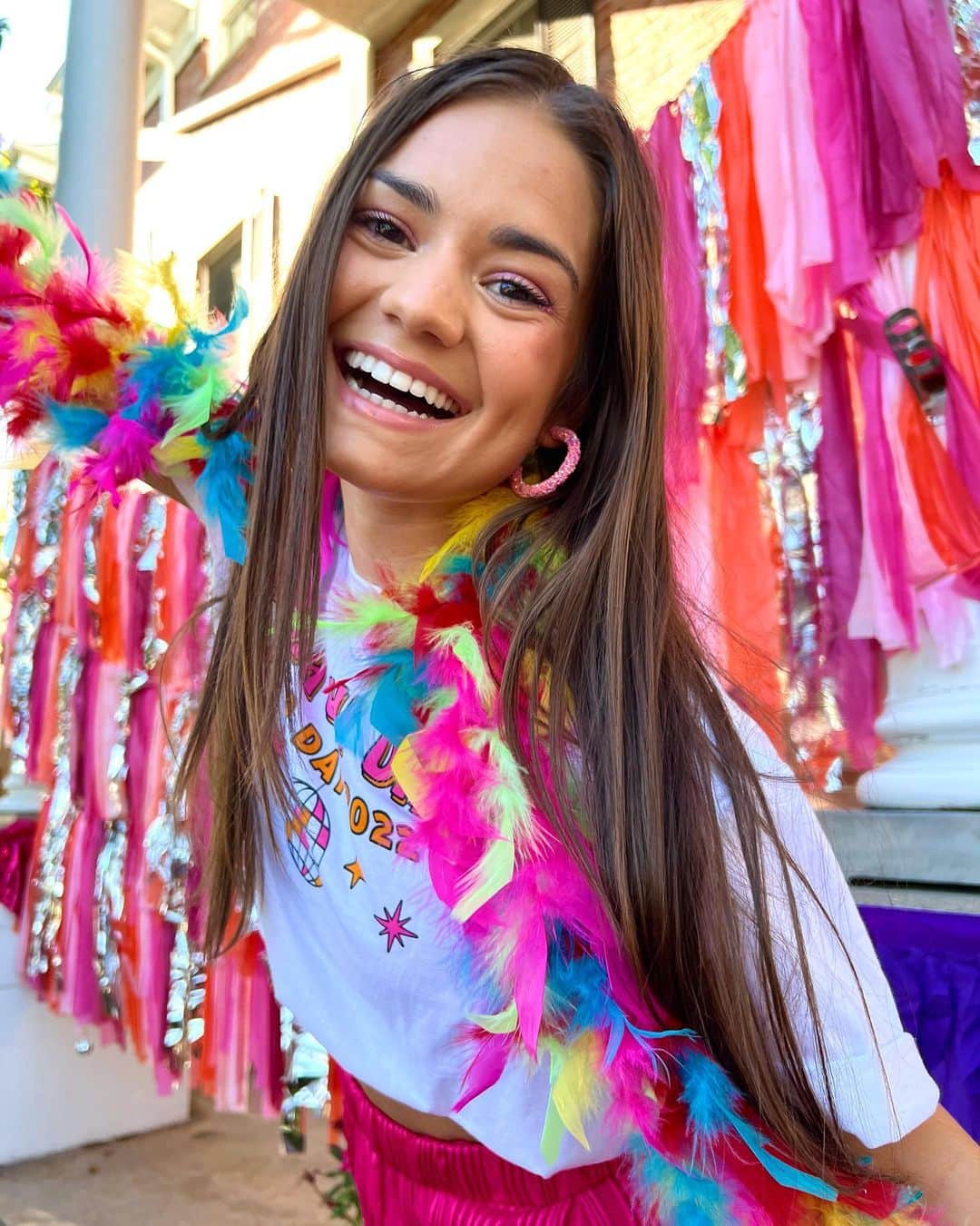 ガビ・シュールのインスタグラム：「Bid day... alpha chi STYLE 💕🤩」