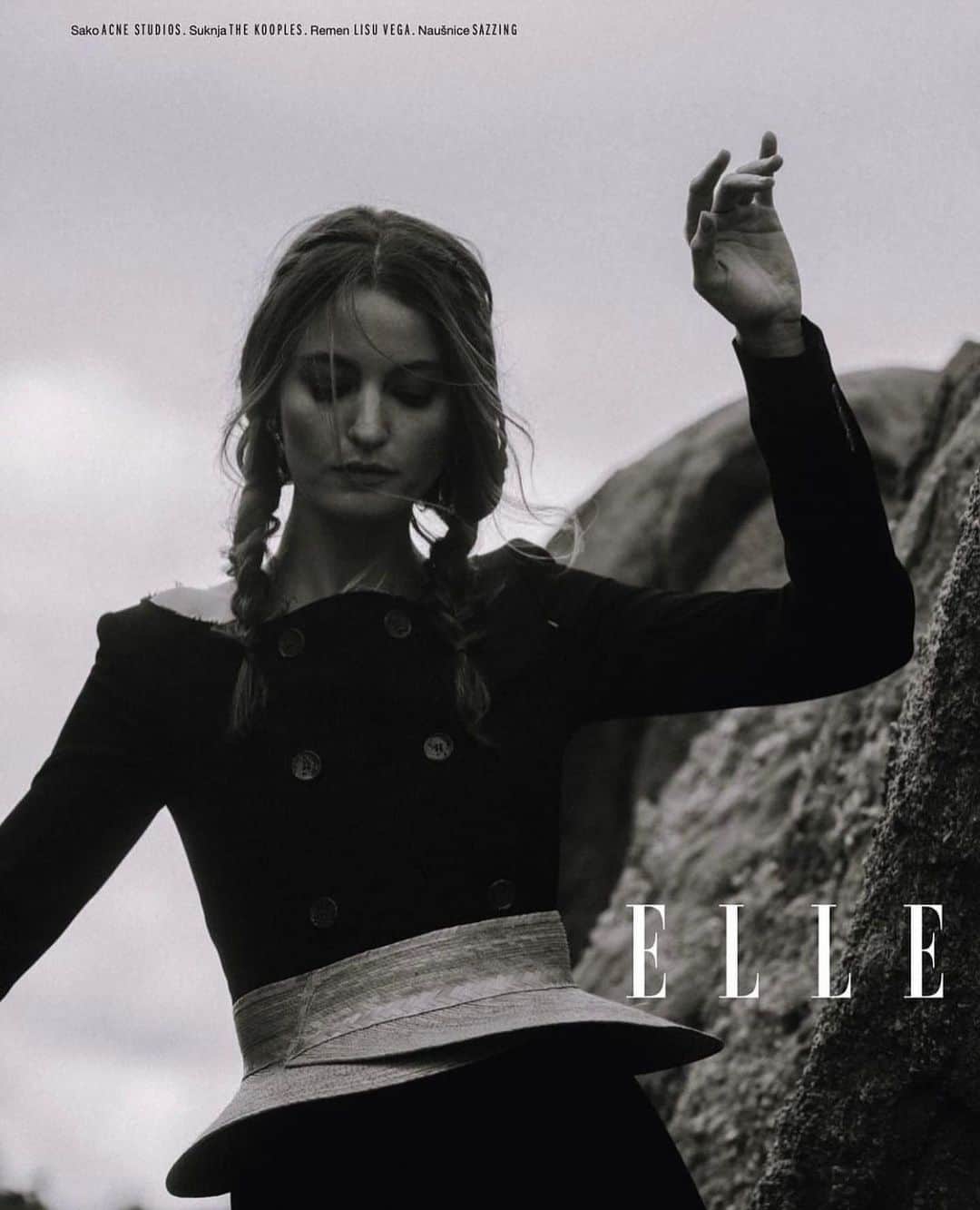 のインスタグラム：「Even cowgirls get the blues 🌄 - Stoked to finally share our new editorial out in ELLE Croatia 🇭🇷 @ellecroatia @photogenicsla   Cheers 🥂 to my wonderful team 🤝🏼 Photography @karoxramos  Styled by @styledbykasia  Makeup @katekatsmua  Hair @emilylynnandcompany」