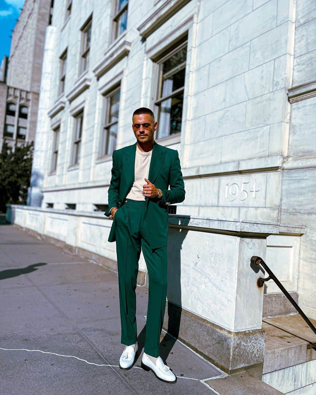 aleksmusikaさんのインスタグラム写真 - (aleksmusikaInstagram)「Making my rounds #nyc  @musika #menscouture #designer #mensfashion」8月31日 5時22分 - aleksmusika