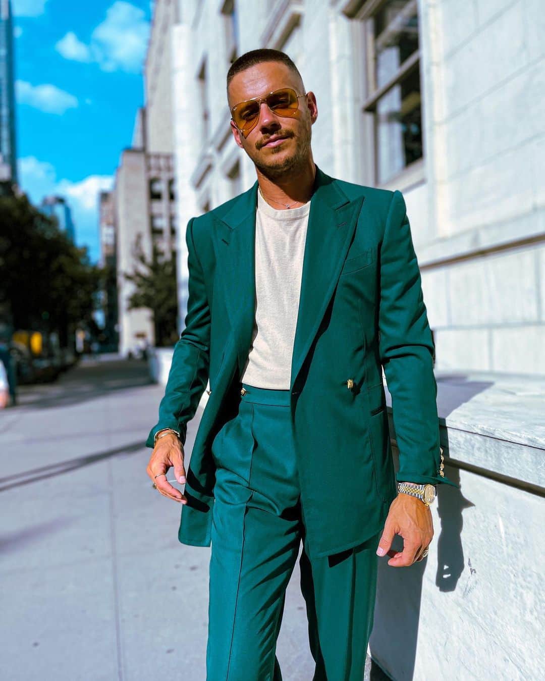 aleksmusikaのインスタグラム：「Making my rounds #nyc  @musika #menscouture #designer #mensfashion」