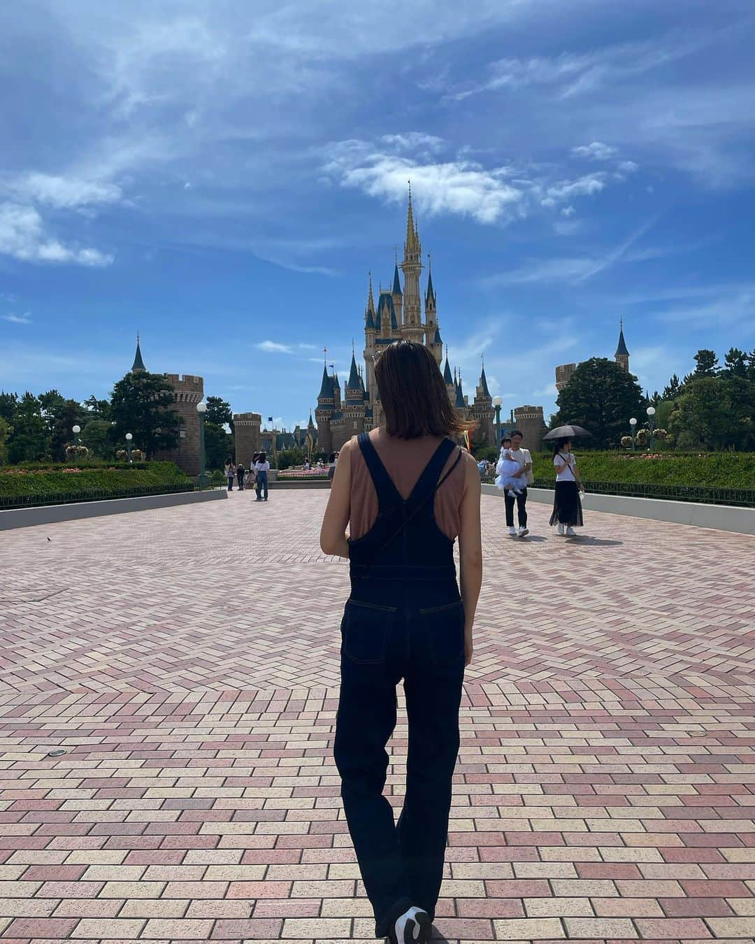 森下真依さんのインスタグラム写真 - (森下真依Instagram)「夏のディスニー完🏰💕  #disney #disneyland #tokyodisneyland #ディズニーランド #ディズニーリゾート #シンデレラ城 #ディズニーコーデ」8月31日 19時42分 - maimai___63