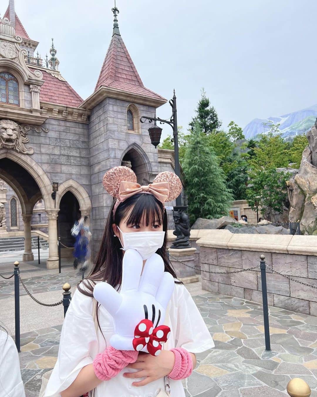 中田華月さんのインスタグラム写真 - (中田華月Instagram)「久しぶりのディズニーランド🐭🏰 楽しかったー！！  また行きたい🥹💞   #ディズニーランド  #ディズニー   #ミニーちゃんコーデ」8月31日 12時29分 - hachan0925