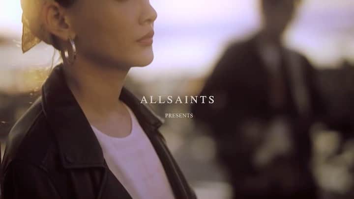 林映唯のインスタグラム：「MV Teaser vol.2 -《St. Lover》by SAINTS CHILD --- ALLSAINTS 跨界音樂企劃 由品牌好友 宋柏緯 @_edisonsoong 和 小美林映唯 @patricia_meimei 攜手組成 SAINTS CHILD樂團 創作全新單曲 ―《St. Lover》 發展出一段源自音樂之中的公路愛情故事 --- 《St. Lover》 由金曲得獎樂團落日飛車 @sunsetrollercoaster 主唱國國 曾國宏製作、宋柏緯主導，並由AllSaints Taiwan與陳映之導演共同創作MV 9月3日起 將於Spotify、KKBOX等音樂串流平台 及 @allsaintstaiwan 上架  #AllSaintsTaiwan #SaintsChild」