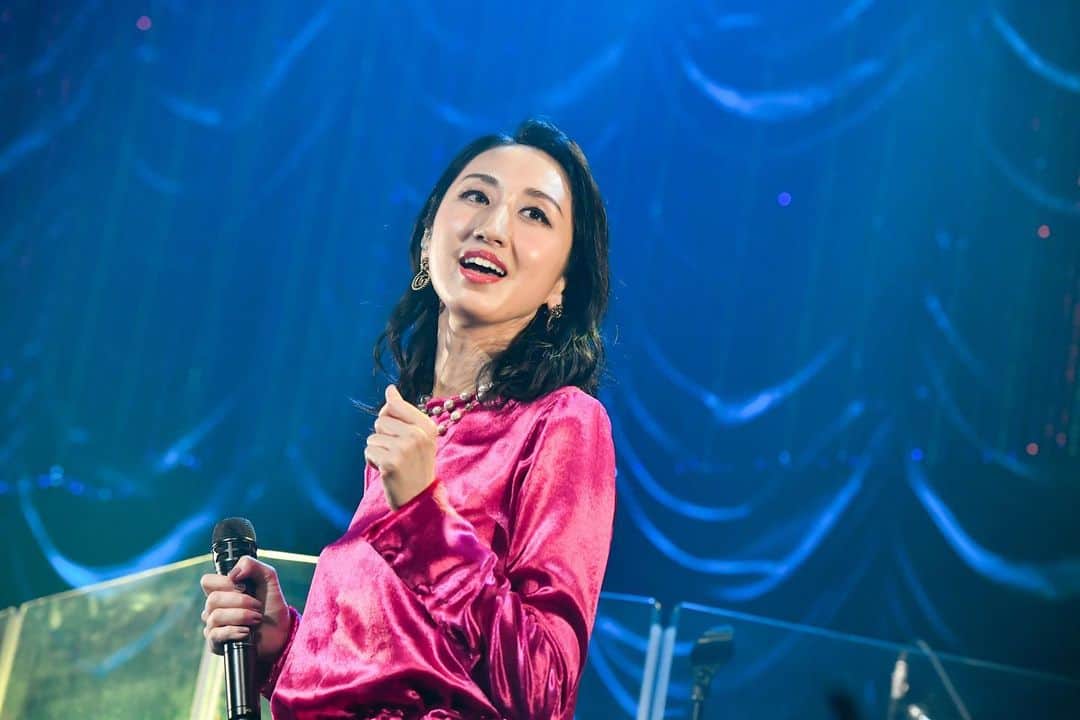 のインスタグラム：「✨✨✨お知らせ✨✨✨  本日より 9/21発売「流しのOOJA2〜vintage song covers〜」の iTunesの先行予約、プリオーダーが開始。 プリオーダー特典として、なんとキネマ倶楽部Liveの音源全12曲がダウンロード出来ます😳  ライブ音源のリリースはこれが初めてになるんじゃないかな？？😳しかも特典。  みなさんぜひiTunesの先行予約してみてね！  #msooja #流しのOOJA2 #iTunes #プリオーダー」