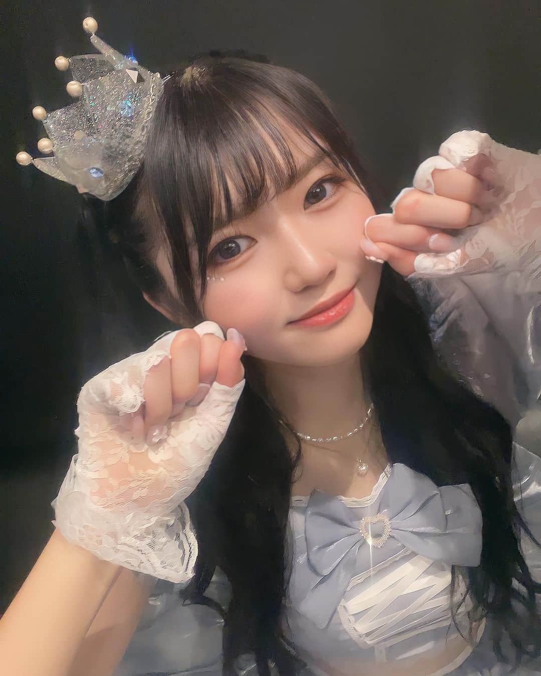 月愛きららのインスタグラム：「きららの王子様どこかな？🤔🤔  #アイドル #プリンセス #💍 #🏰 #bull #シンデレラ #cinderella」