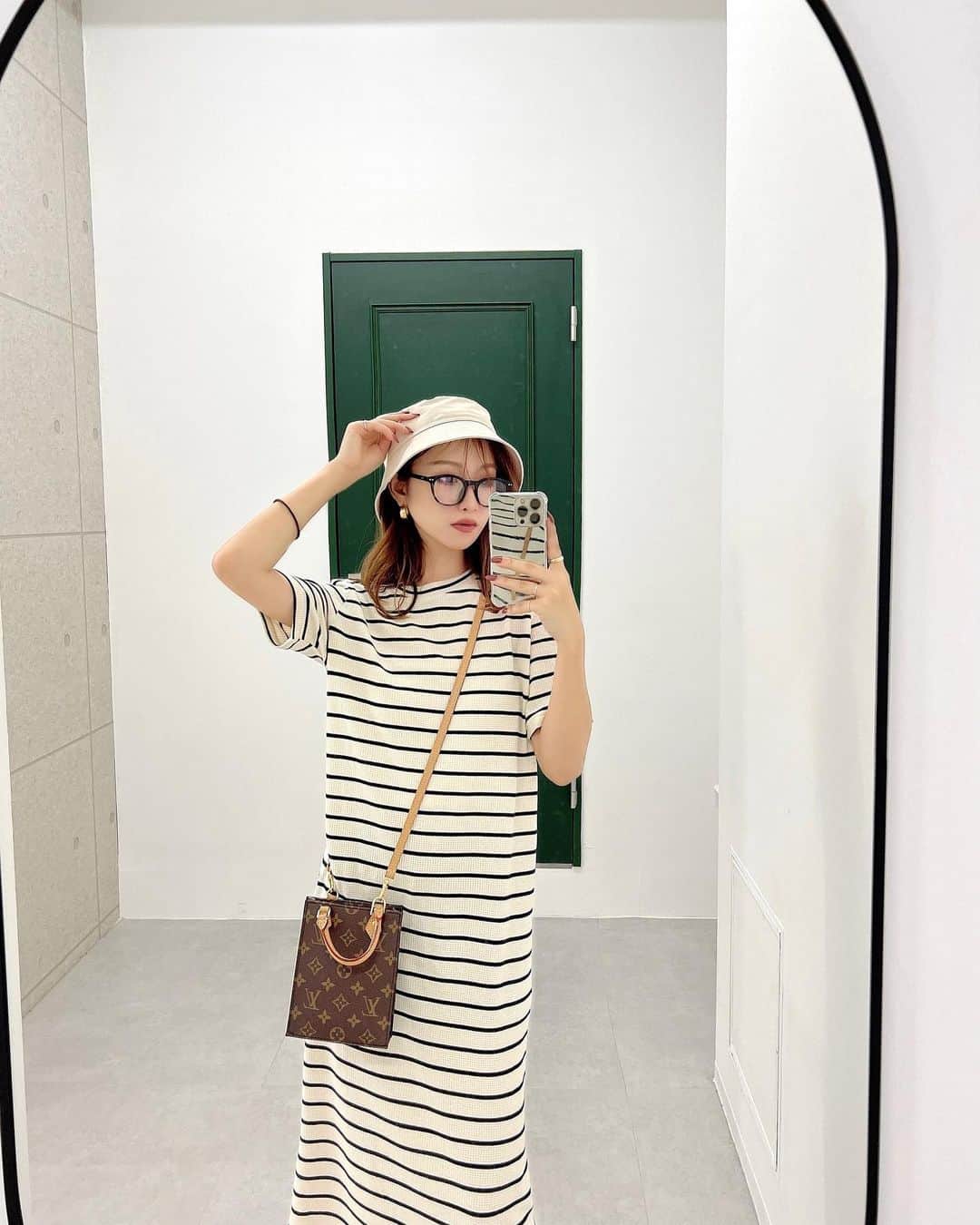 木田絵里香のインスタグラム：「. 楽ちんコーデすぎ🤓🍈 . #shein#coordinate#fashion#ワンピース」